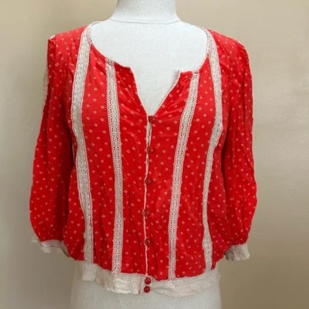 Free People coral and Cream Lace Blouse size L